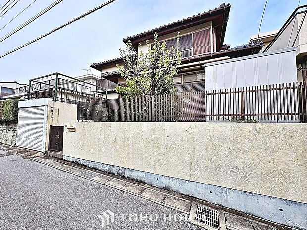 建物の居住性に拘った邸宅は、「落ち着き」と「安らぎ」と「快適」を実現してくれます。※古家解体予定
