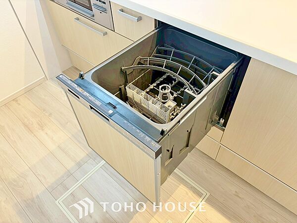 通常の手洗いでは使用出来ない高温のお湯や高圧水流を使う事により汚れを効果的に落とすことができます。