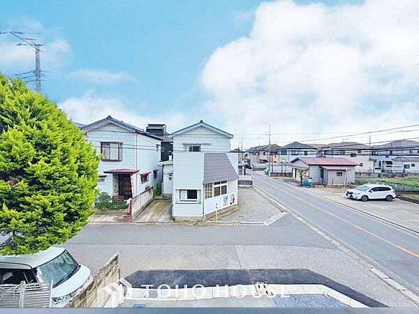 その豊かな眺望にふさわしい空間には、通風・採光にも優れ、心地よい光と風があふれています。