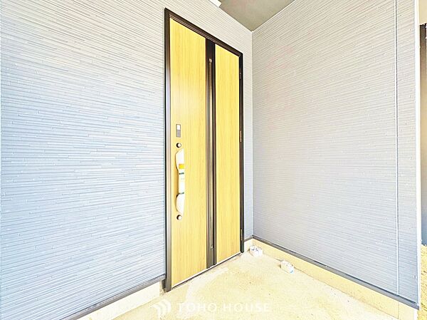 毎日みんなを見送り、そして迎え入れる場所だから。帰りたくなる家をテーマに設計した、自慢の玄関です。