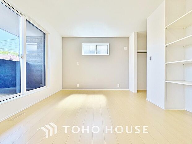 一日の疲れを癒やしてくれる主寝室。時を忘れて過ごす場所として過ごせるお部屋。