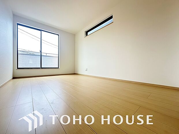 一日の疲れを癒やしてくれる主寝室。時を忘れて過ごす場所として過ごせるお部屋。