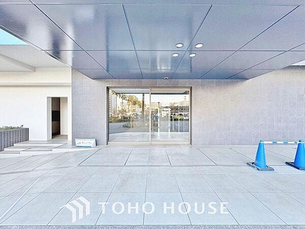 色合いも落ち着いた色を中心に構成され、重厚感のある雰囲気で居住者・来客者を迎えてくれます。