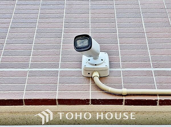 防犯カメラはエントランスや駐車場など空き巣犯への威嚇の効果があります。