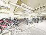 設備：屋内駐輪場は雨で自転車が濡れることがなく、悪天候からご自身の自転車を守ることが出来ます。