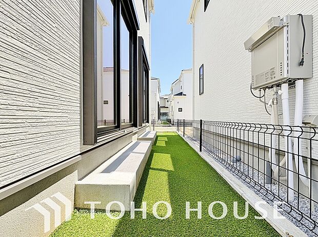 日当たりも良く、家庭菜園や植栽を育てるのに適したお庭はこれからの生活に緑という癒しを与えてくれます。