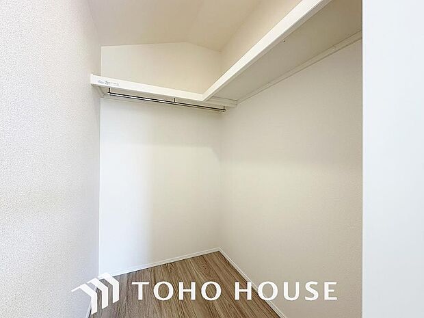 たっぷりと荷物が入るよう、ウォークインクローゼットを完備いたしました。