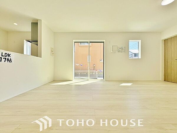 造りこんだ空間演出の妙が生み出す光と質のハーモニーはこの住宅のクオリティの良さを実感させてくれます。