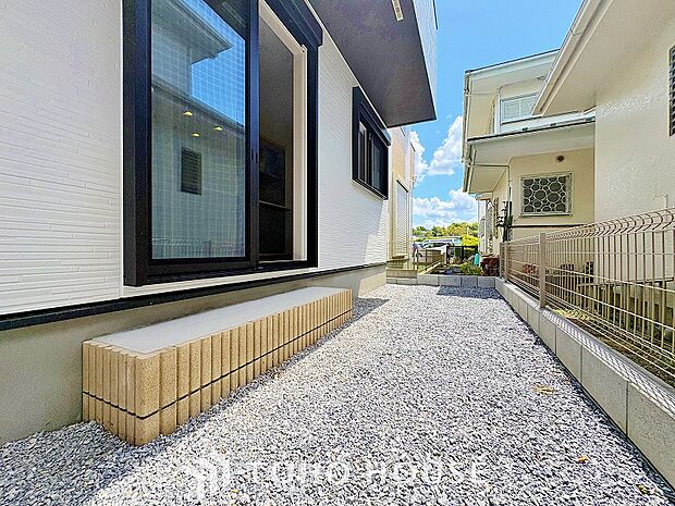 日当たりも良く、家庭菜園や植栽を育てるのに適したお庭はこれからの生活に緑という癒しを与えてくれます。