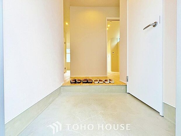 ダウンライトを使用しお洒落に演出。帰りたくなる家をテーマに設計。いつも「人」と「家」の間に・・・。