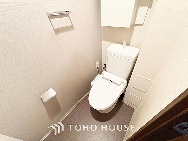 お掃除もラクラクな節水型トイレを設置しております。