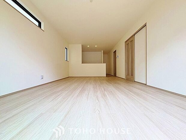 家族皆が集まる場所だからこそ、一番明るく使い勝手のいい空間に仕上げております。