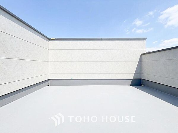 夜空の煌めきや、室内への通風や採光へ一役。ガーデニング等も充分に楽しめる広さを確保しております。