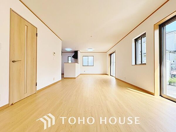 家族皆が集まる場所だからこそ、一番明るく使い勝手のいい空間に仕上げております。