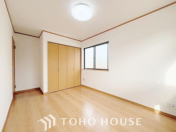 白を基調とした室内は、明るい住空間を造り出すだけでなく、清潔感をもたらしてくれます。