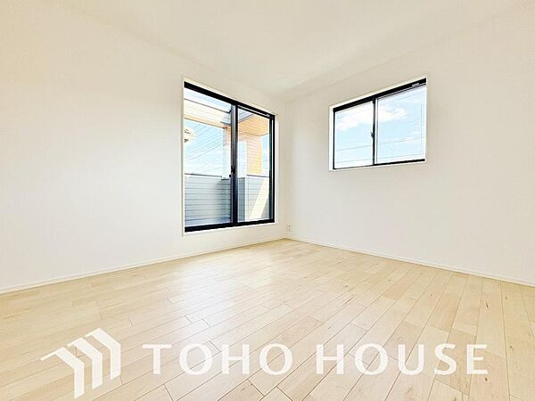 一日の疲れを癒やしてくれる主寝室。時を忘れて過ごす場所として過ごせるお部屋。