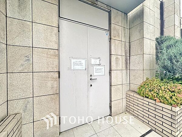 敷地内にある為、ごみ出しが短時間で済みます。外部の人にごみを見られることもないので防犯面も安心です。