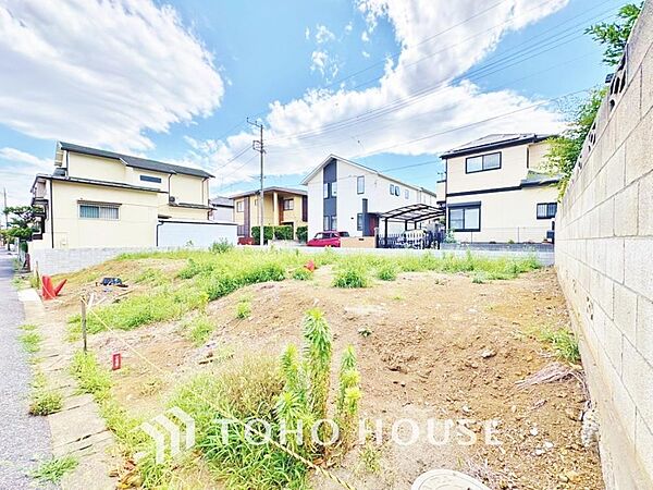 「移り行く季節」四季折々の変化を楽しめる心地よい場所。時間の経過と共に味わいが出る素敵な空間へ。