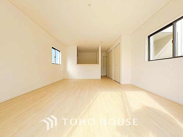 造りこんだ空間演出の妙が生み出す光と質のハーモニーはこの住宅のクオリティの良さを実感させてくれます。