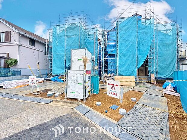 建物の居住性に拘った邸宅は、「落ち着き」と「安らぎ」と「快適」を実現してくれます。※左側2号棟