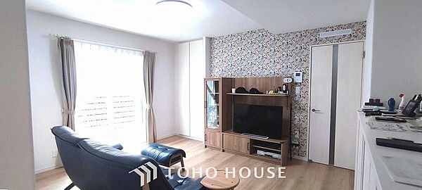 インティメイトなくつろぎを愉しむリビングルームは和やかな憩いの場となります。※居住中