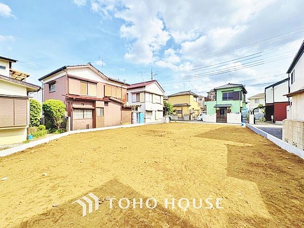 周辺環境とのコラボレーションにより明るく開放的な外観へ。住まいへの拘りは環境からも！