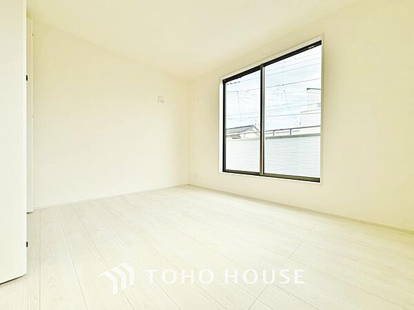 一日の疲れを癒やしてくれる主寝室。時を忘れて過ごす場所として過ごせるお部屋。