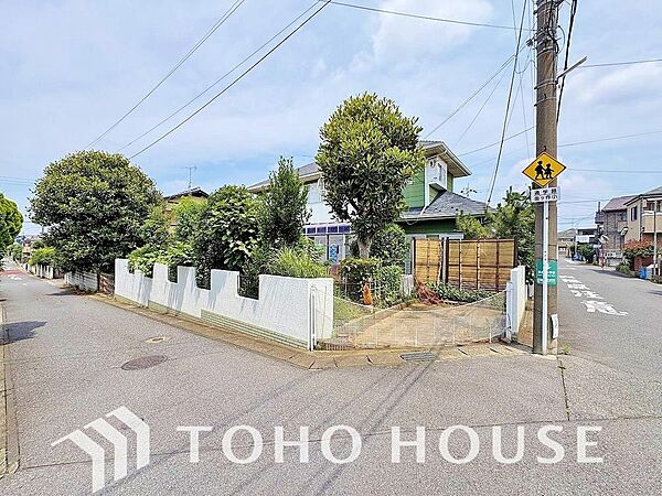 心地よい光と風があふれる住空間。角地でなければ体感できないひとときをご体感して頂けます。