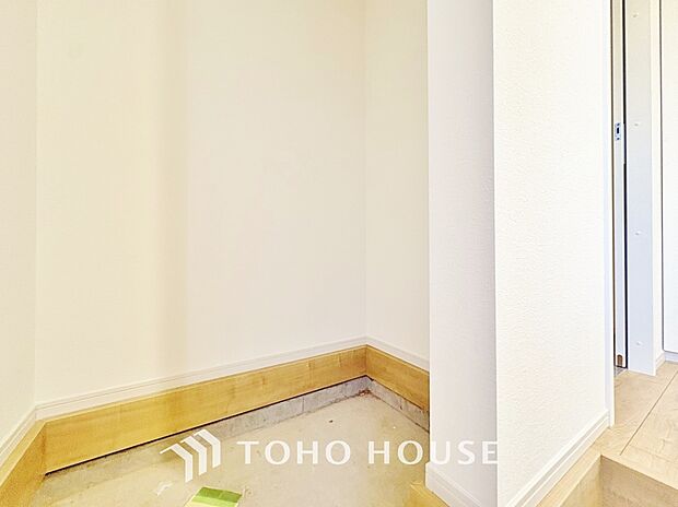 土間収納は土足のまま入れるので、ゴルフバックやお子様のスポーツ用品などがそのまま収納可能。