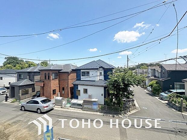 その豊かな眺望にふさわしい空間には、通風・採光にも優れ、心地よい光と風があふれています。