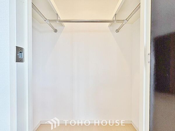 お子様のおもちゃやゴルフバック等、大きなお荷物をお持ちの方や、お荷物が多い方でも安心のスペースです。