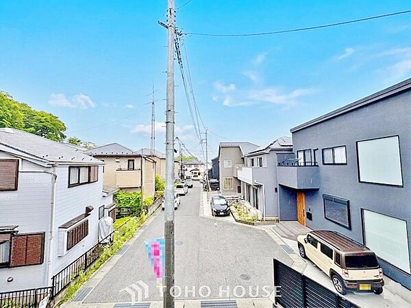 陽光に愛され、環境に恵まれ、家族に包まれた邸宅は、どんなに月日が経っても色褪せる事なく輝き続けます。