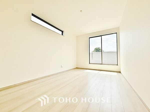 一日の疲れを癒やしてくれる主寝室。時を忘れて過ごす場所として過ごせるお部屋。