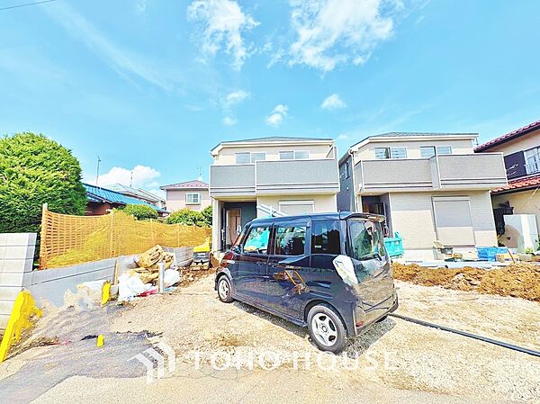 周辺環境とのコラボレーションにより明るく開放的な空間を演出しております。