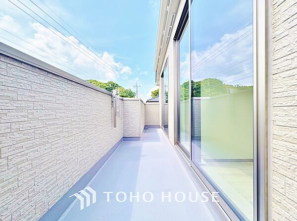 夜空の煌めきや、室内への通風や採光へ一役。ガーデニング等も充分に楽しめる広さを確保しております。