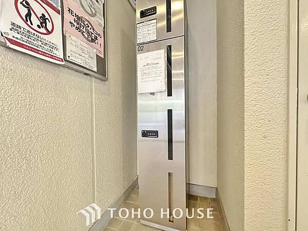 留守でも荷物が受け取れるため、共働きで昼間の宅配物の受け取りが困難な世帯や、インターネットショッピング等の通信販売をよく利用する人にニーズが高まっている。