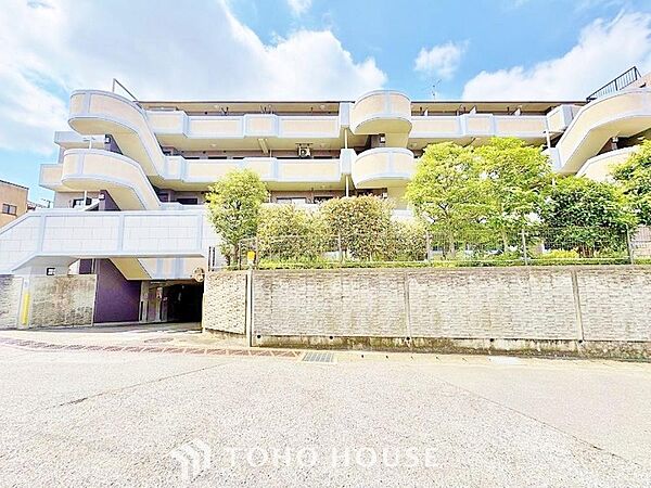 四季折々の変化を楽しめる心地よい場所。時間の経過と共に味わいが出る素敵な空間へ。