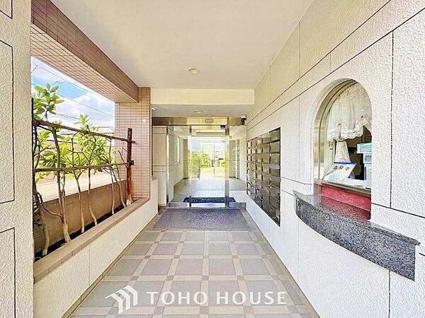 色合いも落ち着いた色を中心に構成され、重厚感のある雰囲気で居住者・来客者を迎えてくれます。