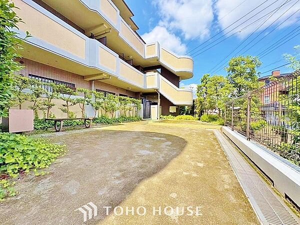 マンションにある敷地内公園では、お子様を遊ばせたりお子様同士での交流の場としても最適です。