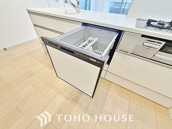 食器洗いの手間・時間が軽減できるアイテム。高温水や高圧水流を使うことにより効率よく食器洗浄できます。殺菌効果も高いので哺乳瓶などを使う家庭でも大変便利です。