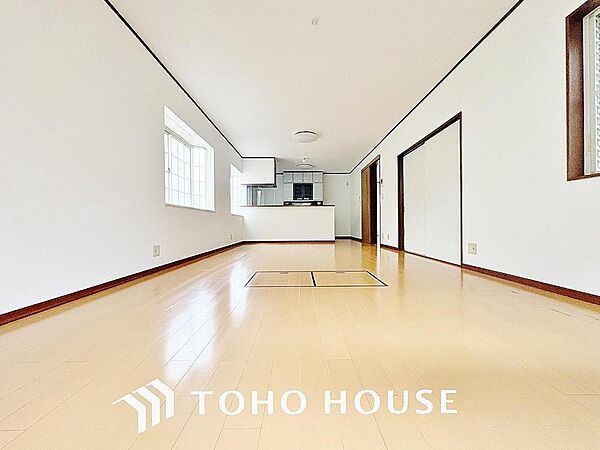 造りこんだ空間演出の妙が生み出す光と質のハーモニーはこの住宅のクオリティの良さを実感させてくれます。