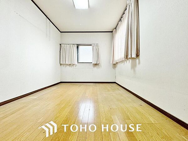 白を基調とした室内は、明るい住空間を造り出すだけでなく、清潔感をもたらしてくれます。