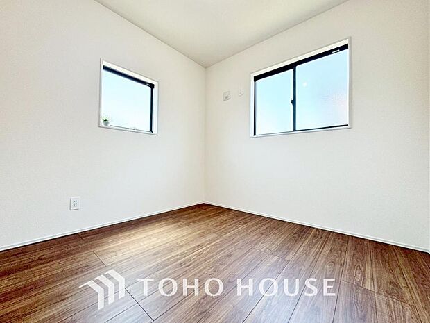 お子様の心と身体を見守る子供部屋として、小さな自立心を育むお部屋作りを見越してご覧下さい。
