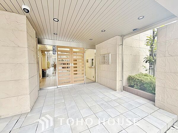 外観が明るい印象です。また、敷地内は清掃が行き届き、管理体制も良好です。