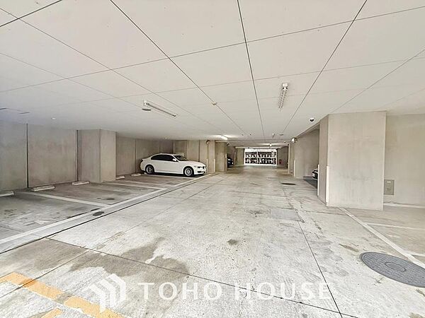 敷地内に駐車場があると、重い荷物を運ぶ距離も短くなる為、気軽に買い物を楽しめるのではないでしょうか。