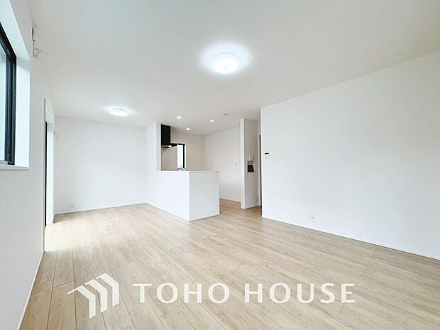 造りこんだ空間演出の妙が生み出す光と質のハーモニーはこの住宅のクオリティの良さを実感させてくれます。