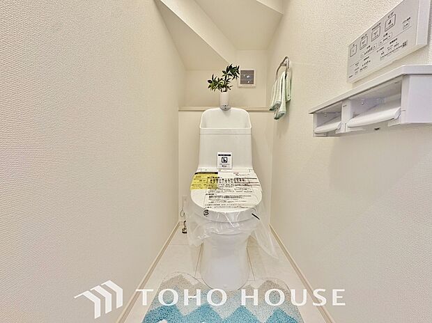 トイレには快適な温水洗浄便座付