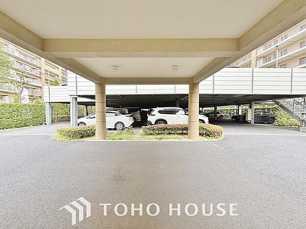 敷地内に駐車場があると、重い荷物を運ぶ距離も短くなる為、気軽に買い物を楽しめるのではないでしょうか。