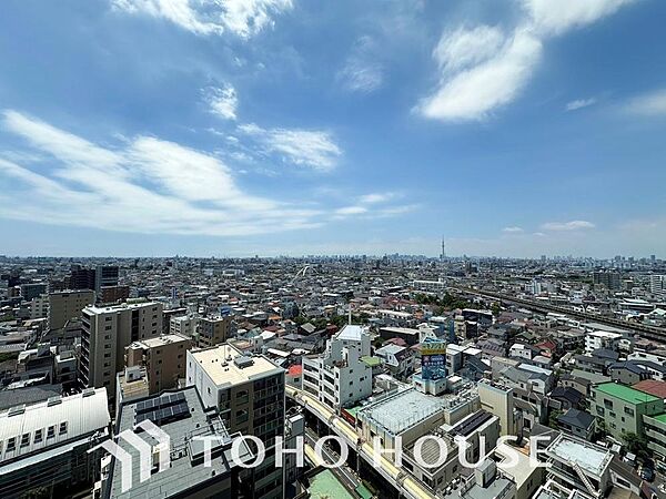 その豊かな眺望にふさわしい空間には、通風・採光にも優れ、心地よい光と風があふれています。