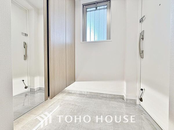 毎日みんなを見送り、そして迎え入れる場所だから。帰りたくなる家をテーマに設計した、自慢の玄関です。